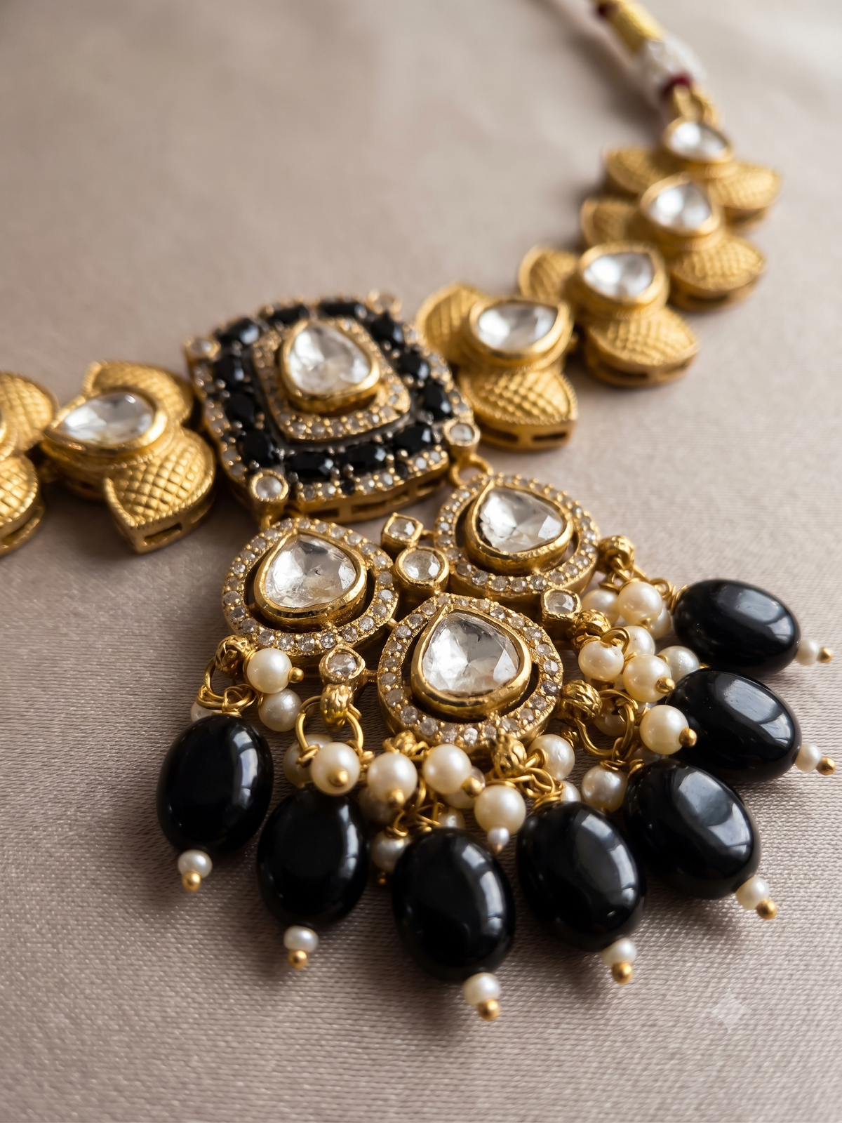 Antique Gold-Tone Kundan Leaf Choker Set with Drop Earrings