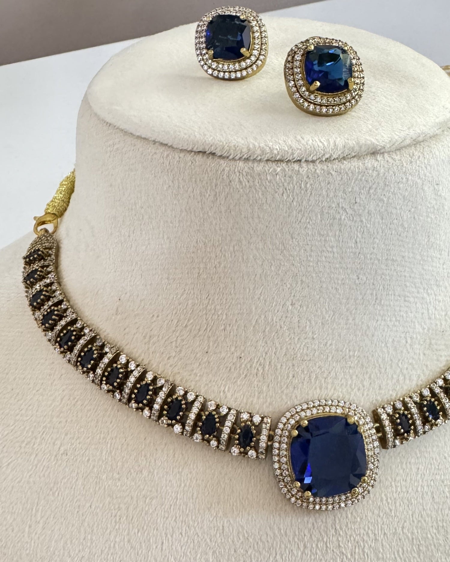 AD Necklace Set