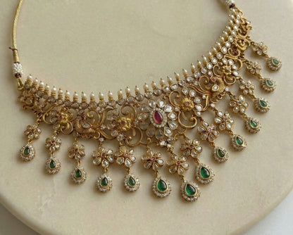 Ratna Riwaz Antique Matte Gold Finish Kundan Choker Set with Green & Ruby Stones | Premium Bridal Jewellery