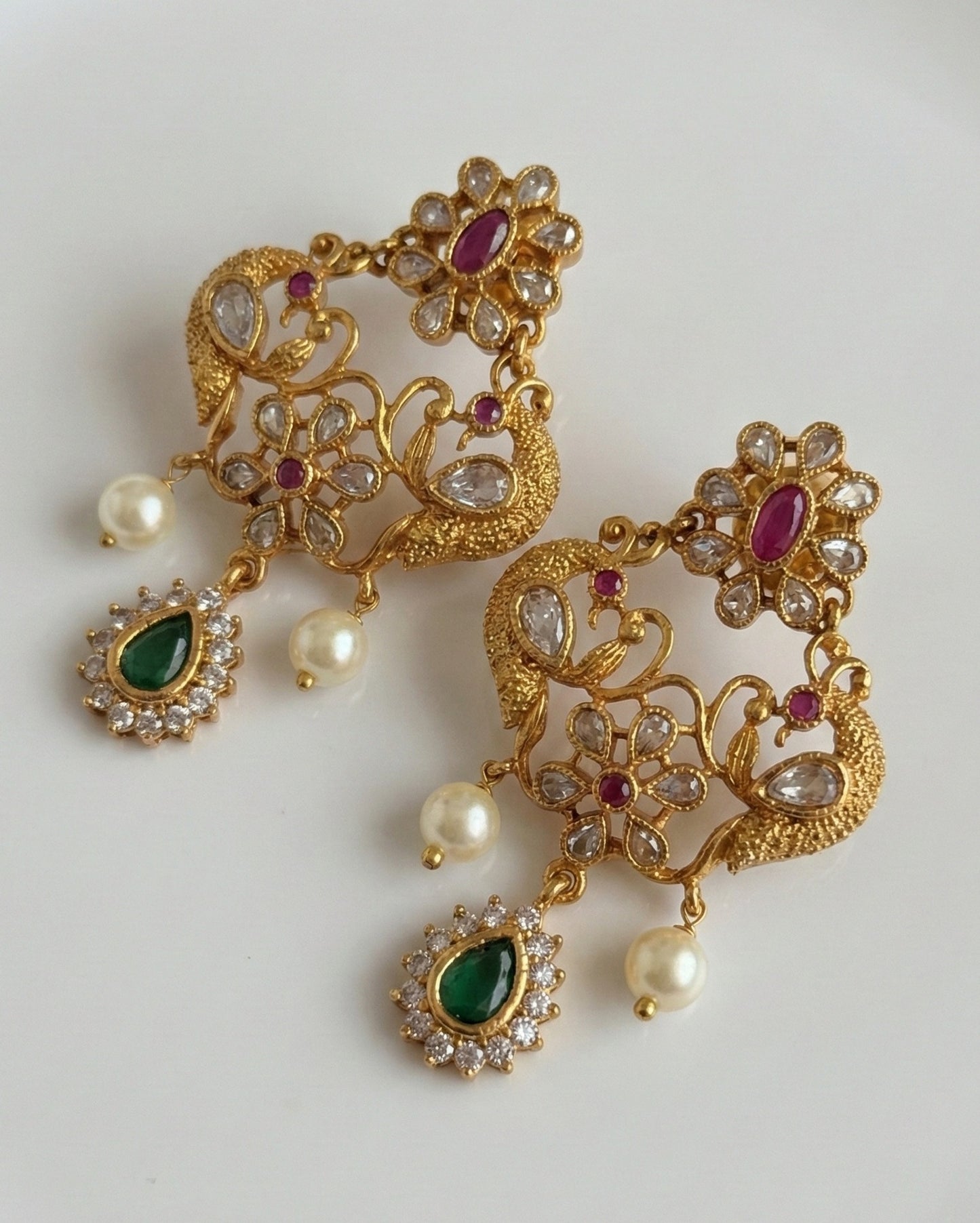 Ratna Riwaz Antique Matte Gold Finish Kundan Choker Set with Green & Ruby Stones | Premium Bridal Jewellery