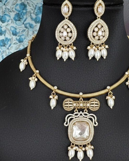 Regal Gold-Plated Statement Choker with Emerald Green Pendant and Pearl Accents