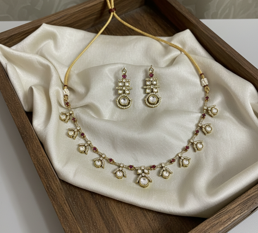 Antique Gold-Plated Kundan Necklace Set with Precious Stone Accents – Includes Matching Drop Earrings