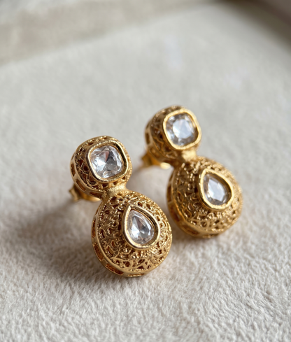 Ethereal Teardrop Kundan Necklace Set in Antique Gold