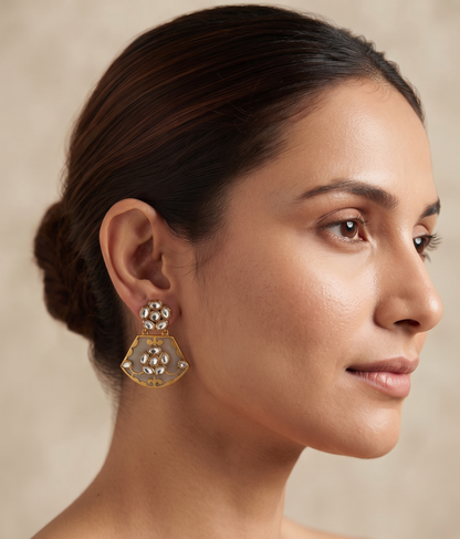 Elegant Kundan & Meenakari Fan-Motif Necklace Set with Matching Earrings