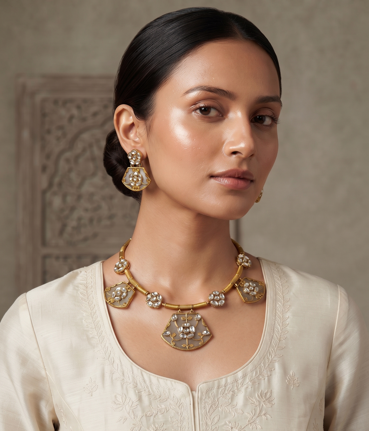 Elegant Kundan & Meenakari Fan-Motif Necklace Set with Matching Earrings