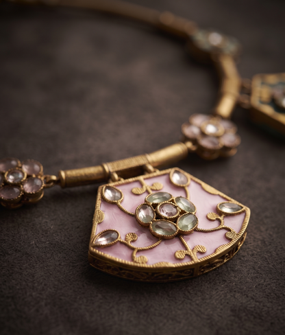 Elegant Kundan & Meenakari Fan-Motif Necklace Set with Matching Earrings