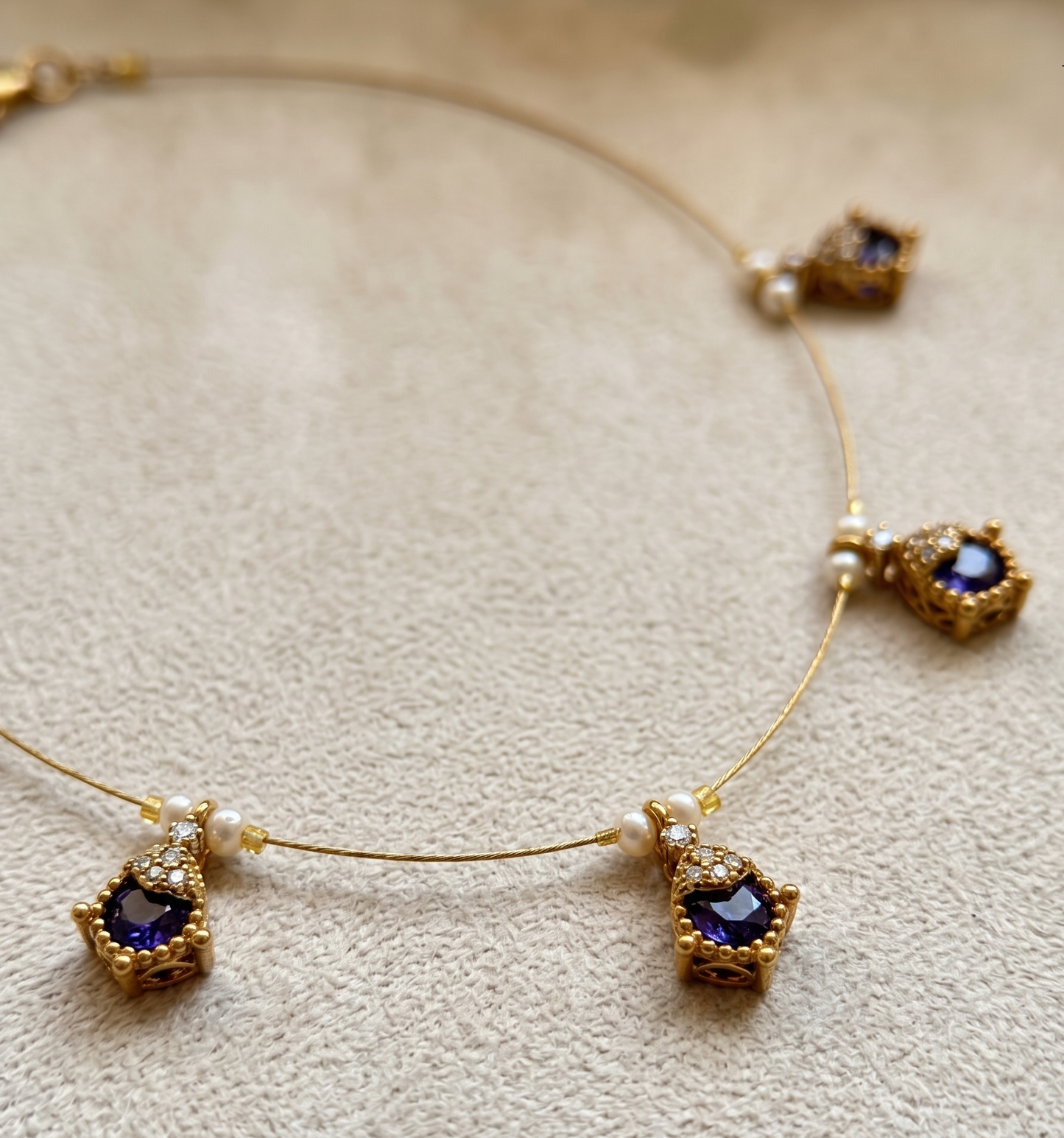 Elegant Floating Stone Invisible Chain Necklace – Minimalist Gold-Tone Embellished invisible chain